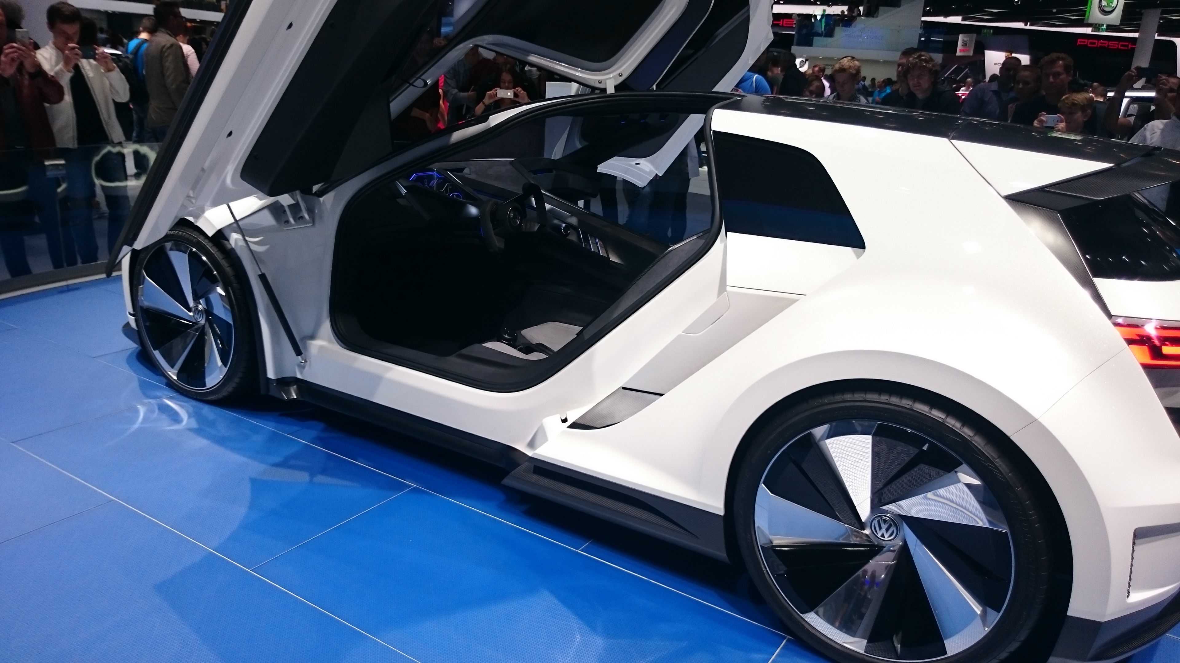Fotos normales del Volkswagen Golf GTE Sport concept #VidePan en #IAA2015