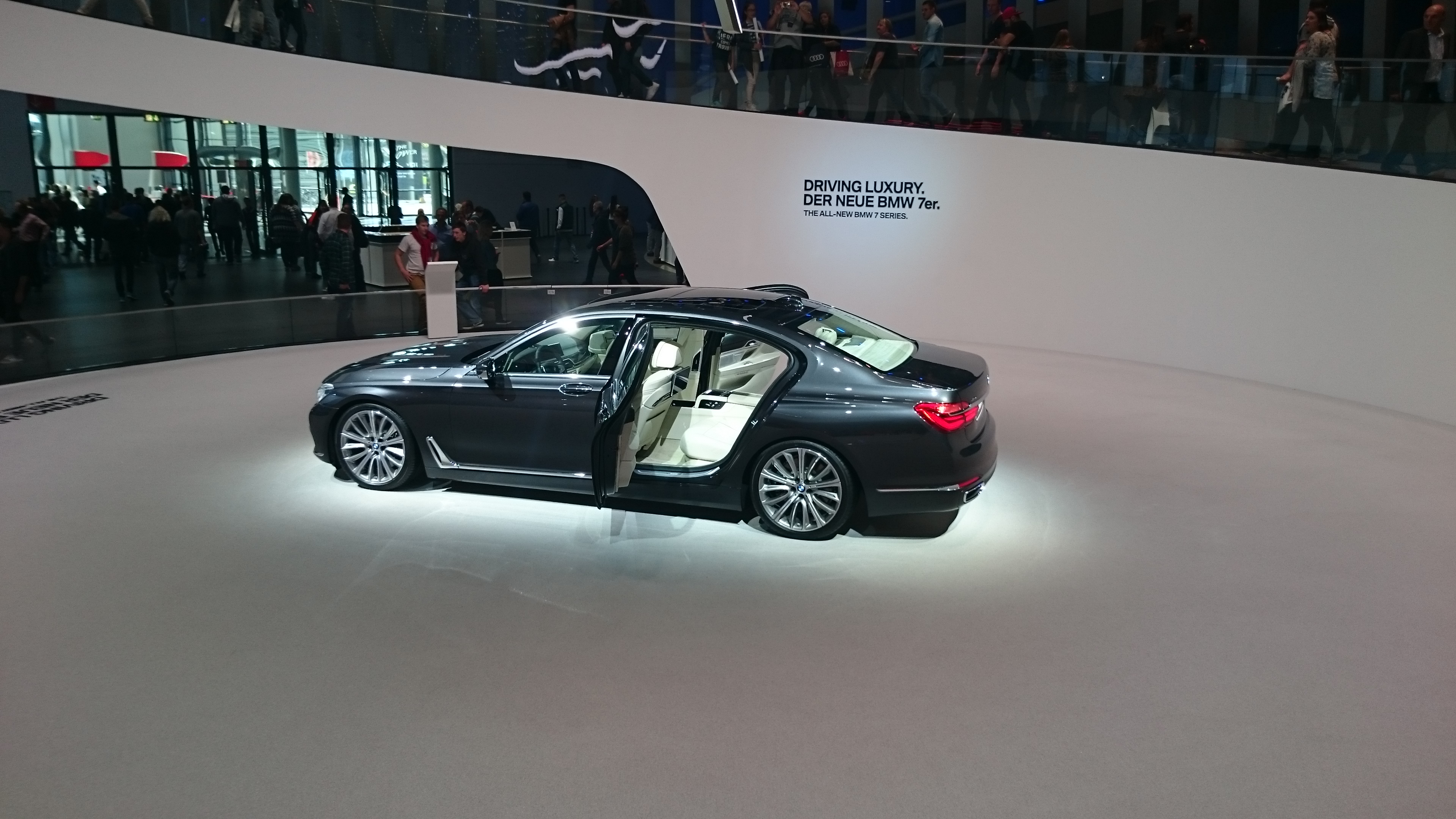 Fotos 360 del BMW 750 Li xDrive #VidePan en #IAA2015