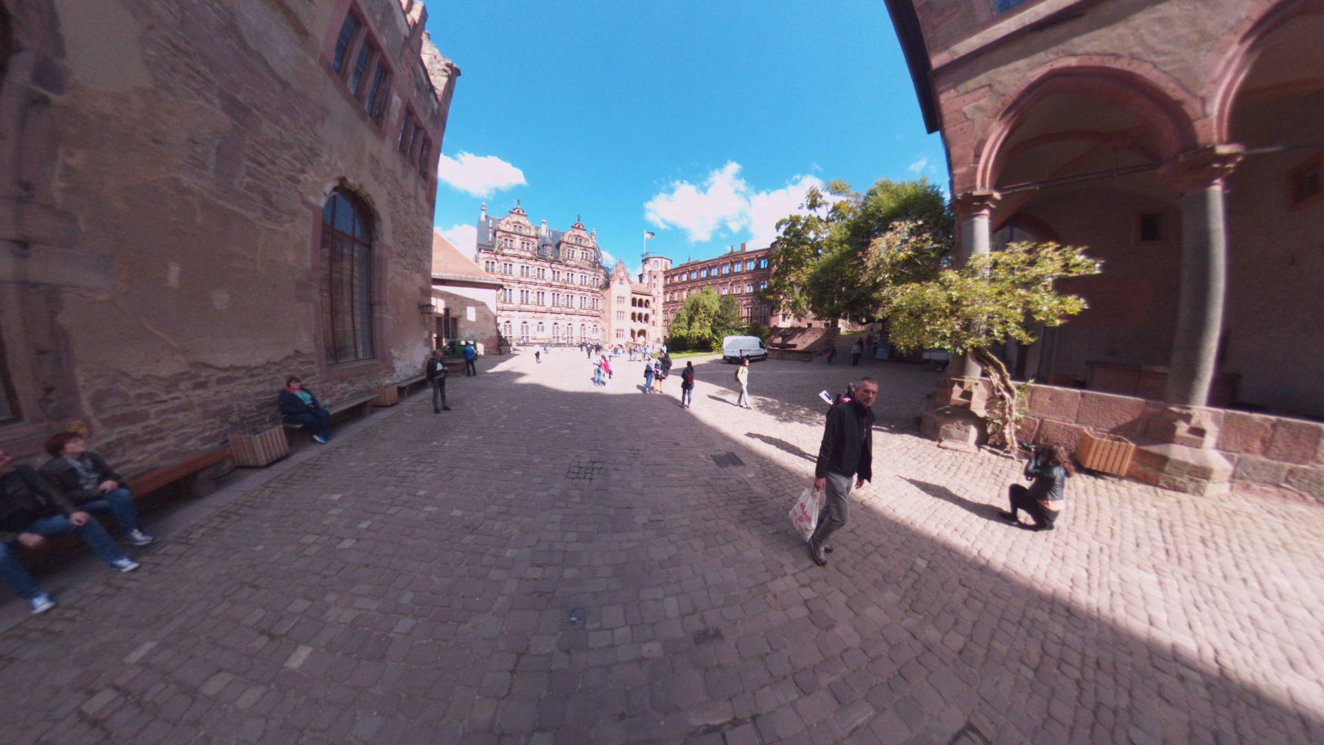 Fotos 360 Entrada al patio del Castillo de #Heidelberg. #VidePan por #Frankfurt