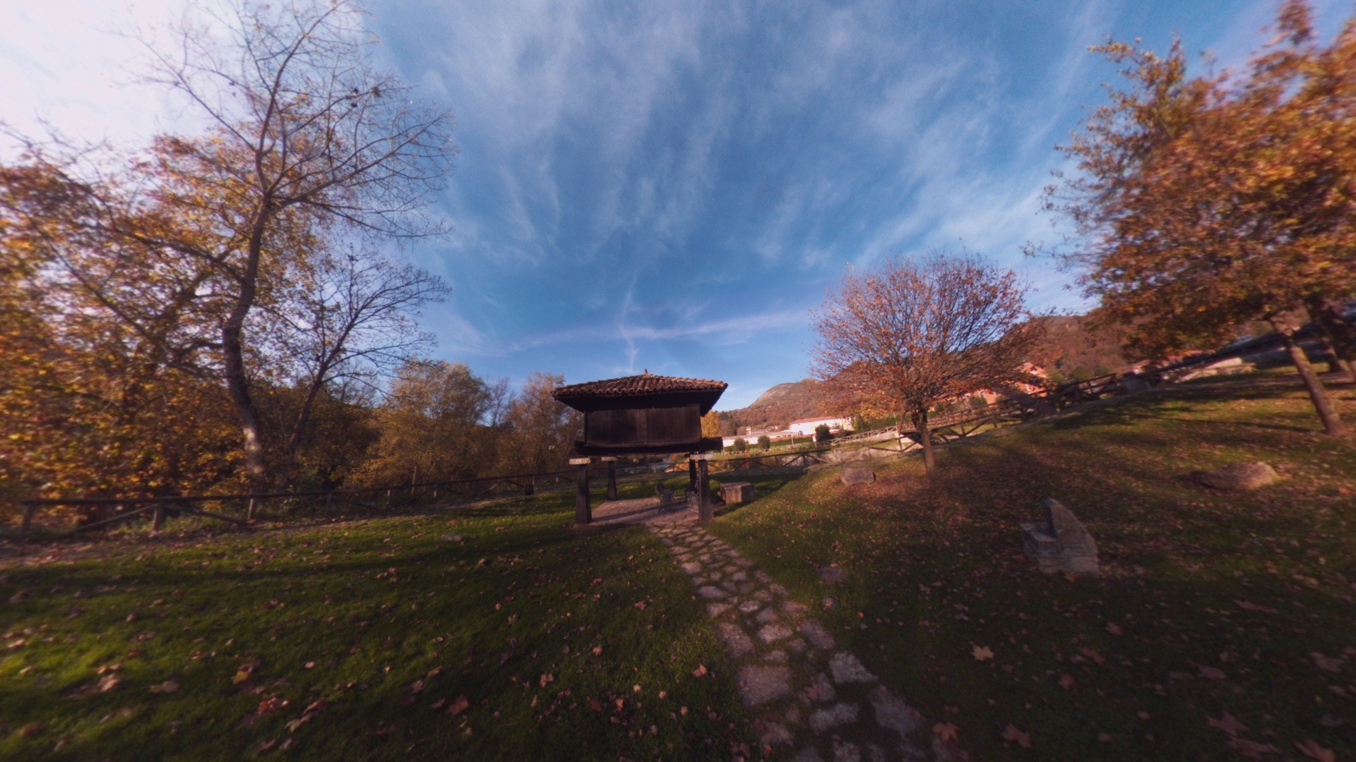 Fotos 360 (Parte II) Hórreo en Casa Riera de Cangas de Onís. #VidePan por #Asturias
