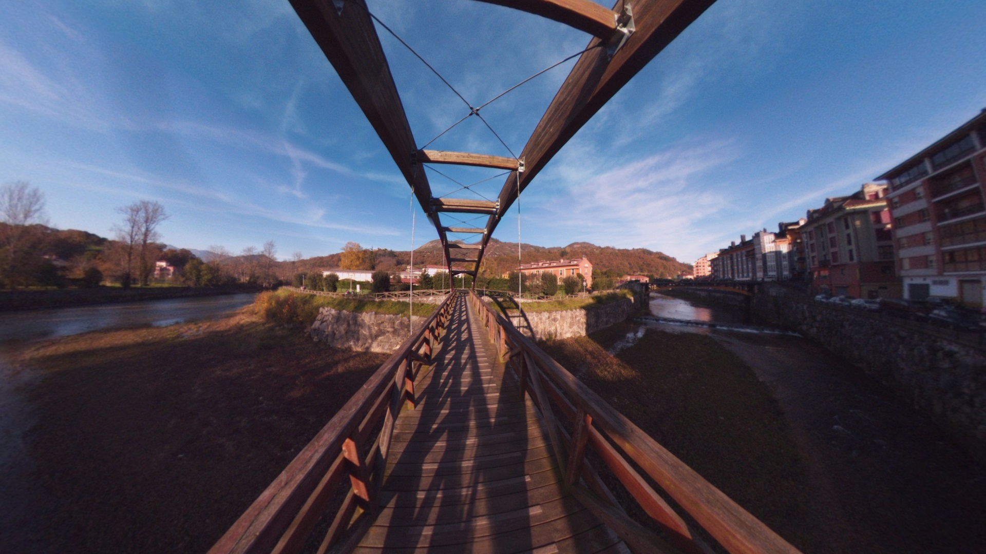Fotos 360 Interior del Puente de madera en Casa Riera de Cangas de Onís. #VidePan por #Asturias