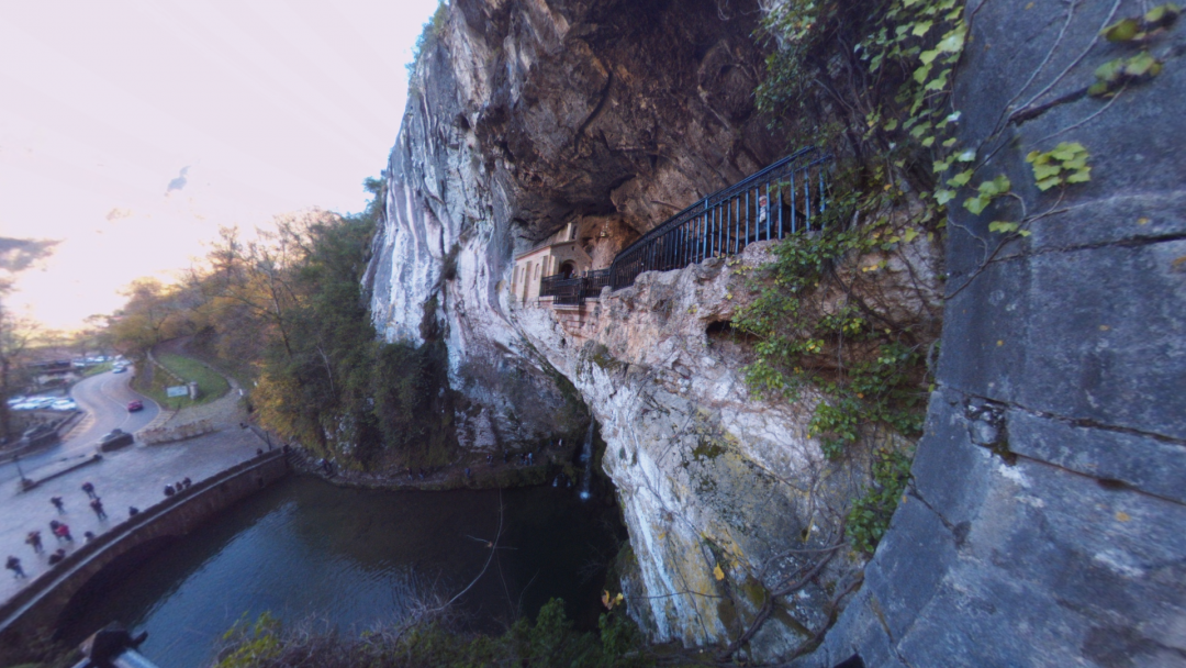 Fotos 360 Santa Cueva de Covadonga. #VidePan por #Asturias