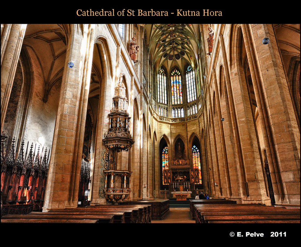 Fotos 360 Interior de la Iglesia de Santa Bárbara (Kutná Hora). #VidePan por #Praga