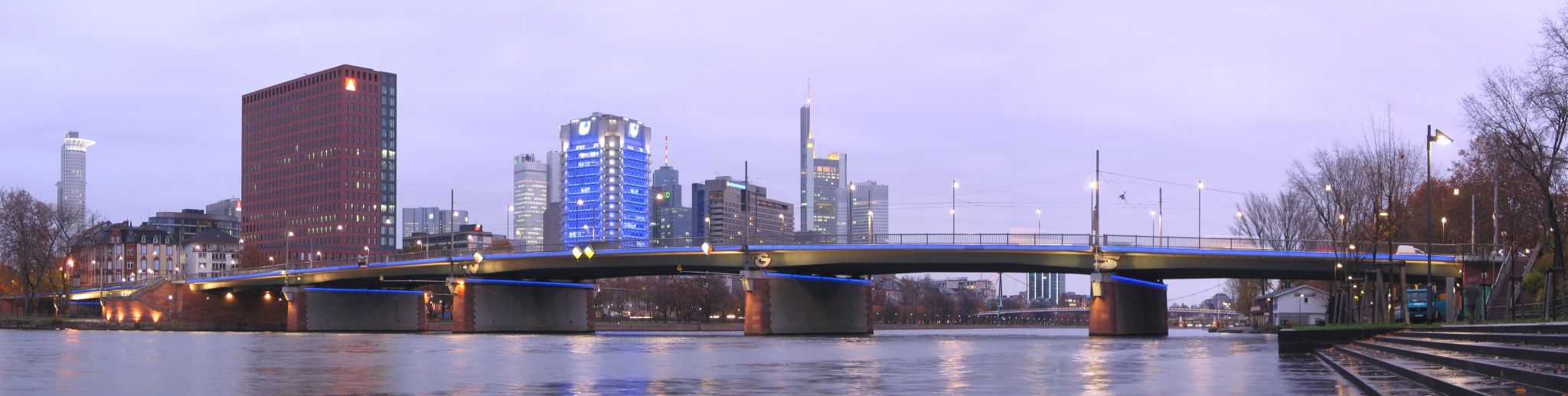 Fotos 360 Friedensbrücke. #VidePan por #Frankfurt