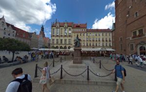 estatua-de-alexander-fedro-en-la-plaza-del-mercado-rynek-de-wroclawbreslavia