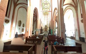 interior-de-la-basilica-de-santa-isabel-de-hungria-de-wroclawbreslavia