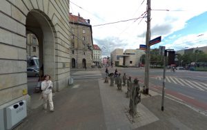 pomnik-anonimowego-przechodnia-de-wroclawbreslavia