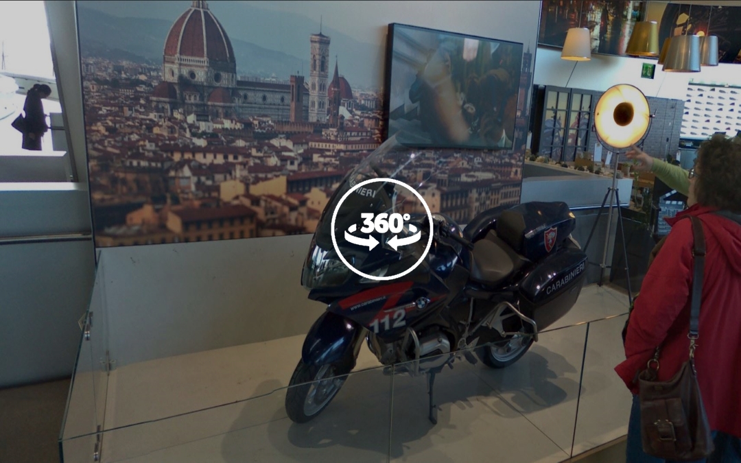 Foto 360 BMW R 1200 RT de los Carabinieri. VidePan en Múnich