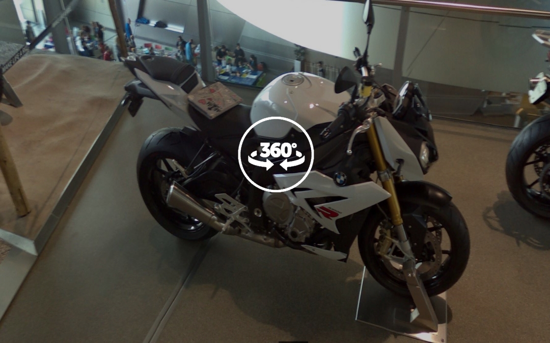 Foto 360 BMW S 1000 R 2015 en BMW Welt. VidePan en Múnich