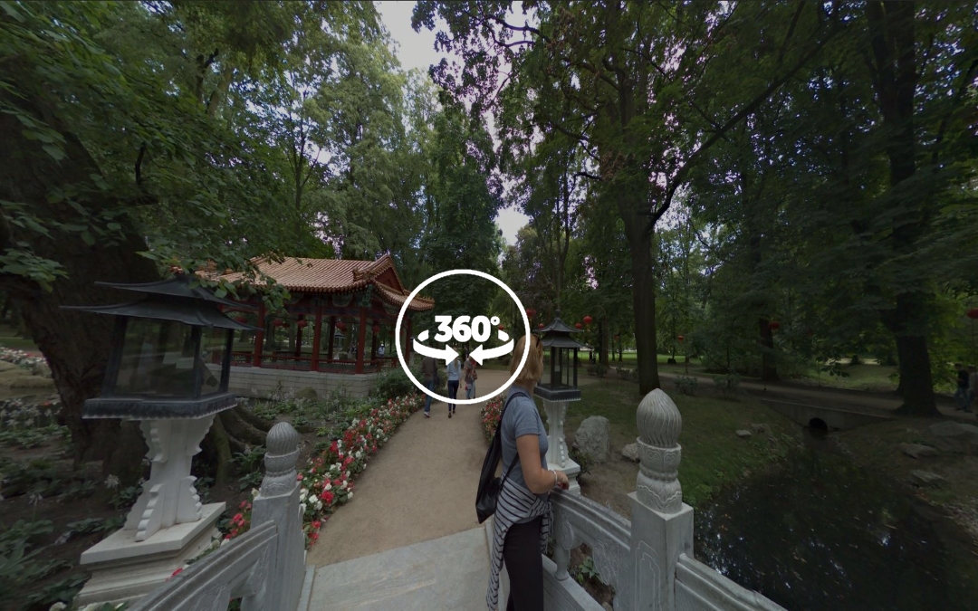 Foto 360 Puente de zona dedicada a la cultura china del Parque Łazienki. VidePan en Polonia