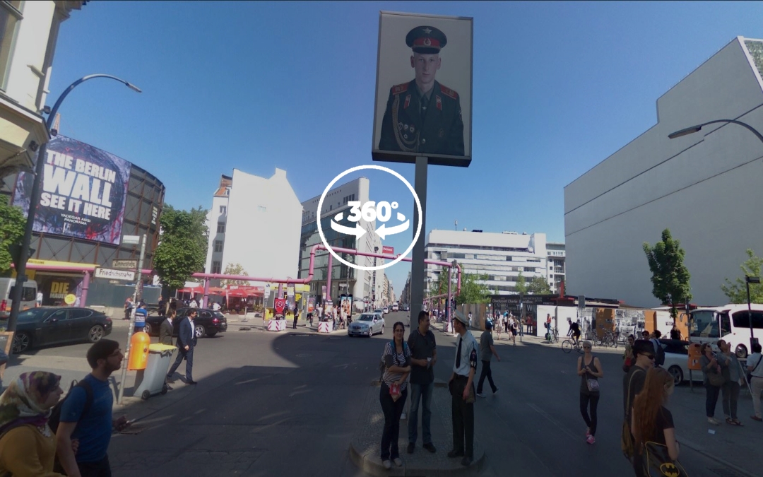 Foto 360 Ultimo soldado soviético del Checkpoint Charlie. VidePan en Berlín