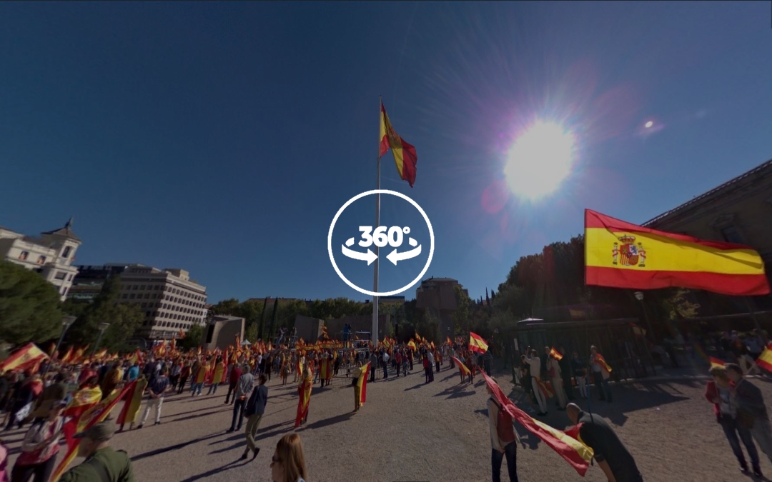 Foto 360 Manifestación por la unidad de España en la Plaza Colón de Madrid 2
