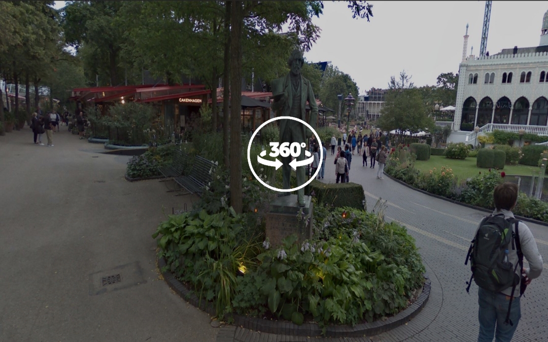 Foto 360 Estatua de Georg Carstensen en el parque Tivoli de Copenhague. VidePan en Copenhague