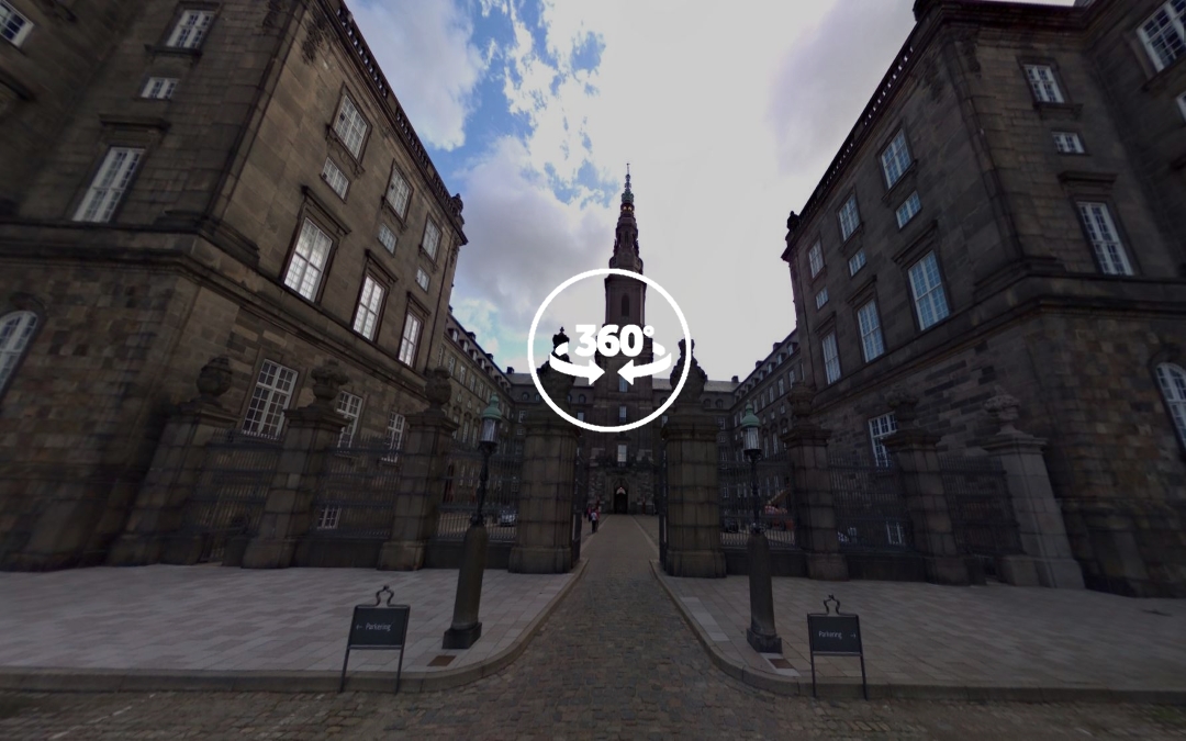 Foto 360 Entrada al Palacio de Christiansborg. VidePan en Copenhague