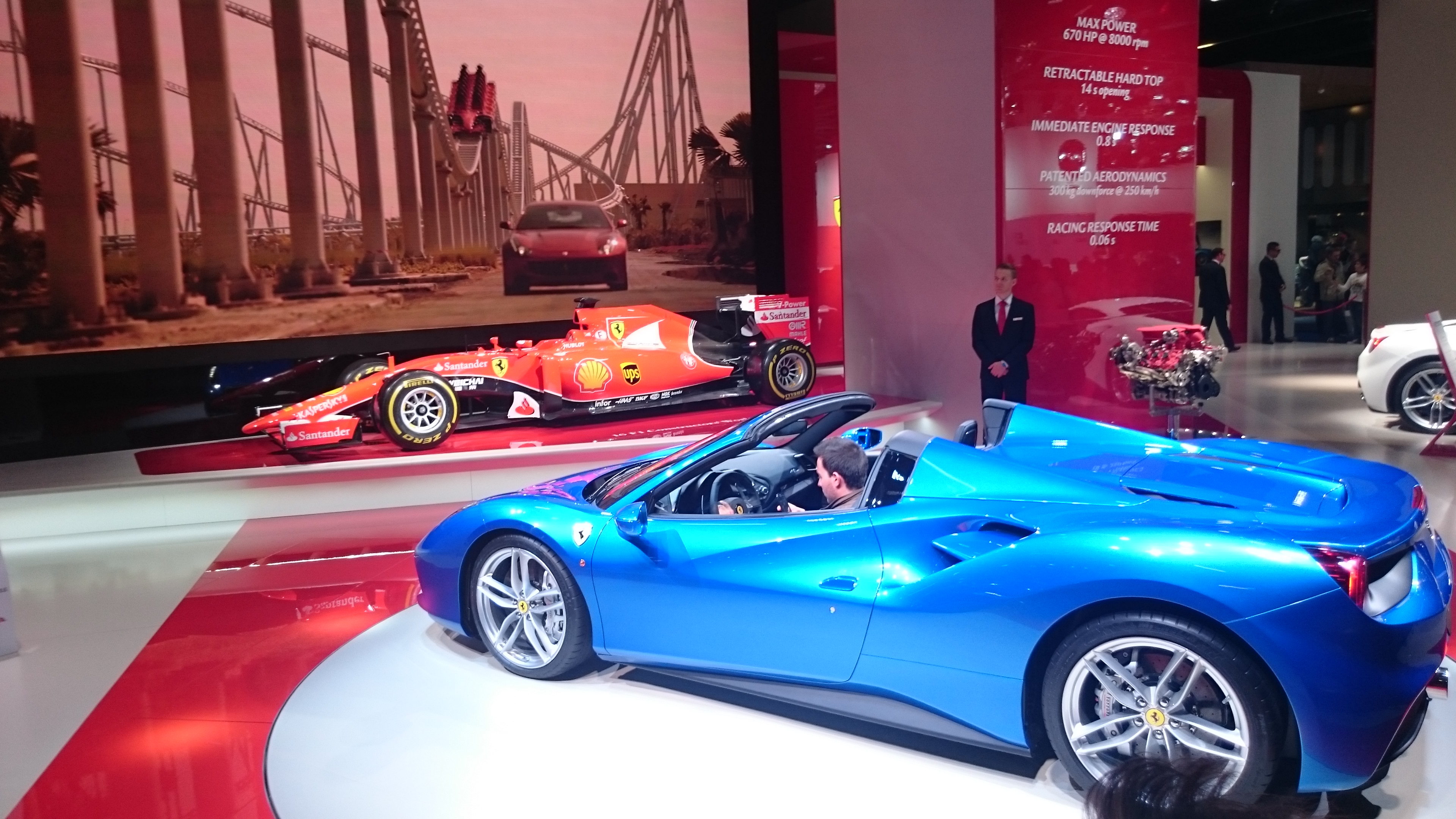Fotos normales Stand de Ferrari #VidePan en #IAA2015