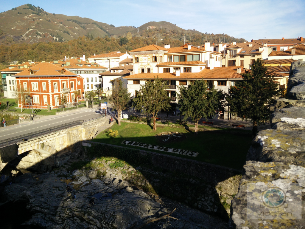 Fotos 360 Cangas de Onís en letras de piedra. #VidePan por #Asturias