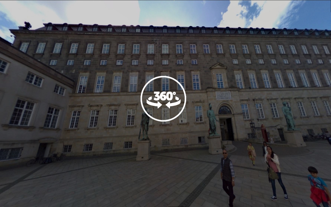 Foto 360 Entrada hacia la recepcion de las habitaciones reales del Palacio de Christiansborg. VidePan en Copenhague